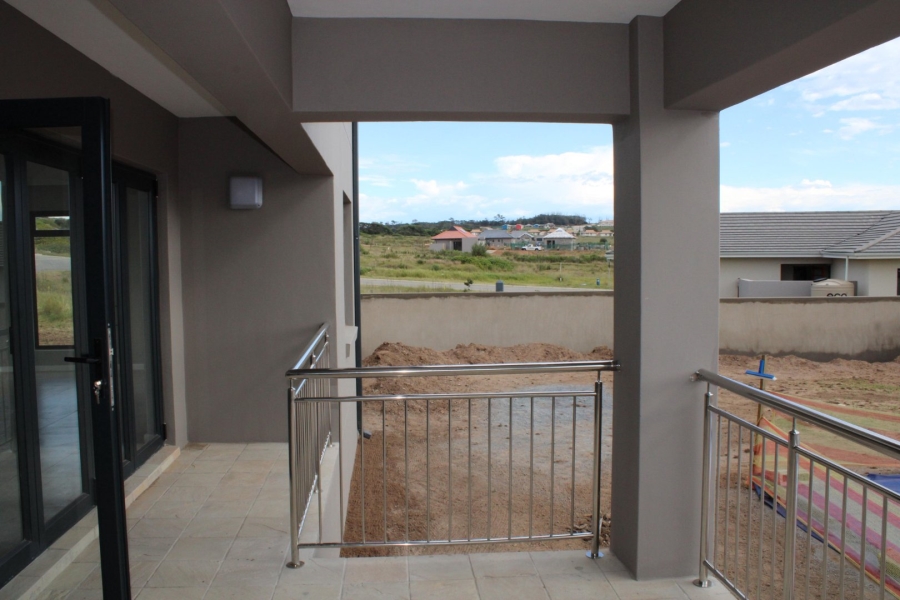 4 Bedroom Property for Sale in Kidds Beach Eastern Cape